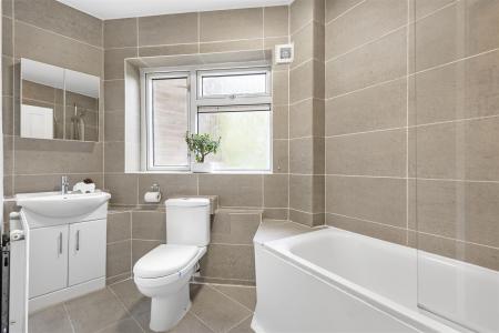 James_anderson-63_chertsey_court-sw14__12_.jpg