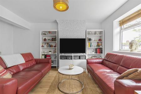 James_anderson-63_chertsey_court-sw14__7_.jpg