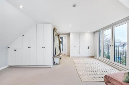 James_Anderson_-_Stonehill_Road_London__SW14_8RR_3