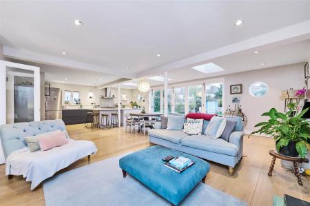 James_Anderson_-_Stonehill_Road_London__SW14_8RR_6