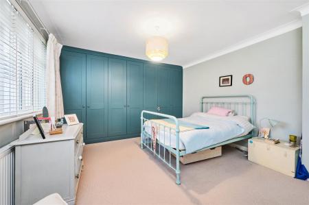 James_Anderson_-_Stonehill_Road_London__SW14_8RR_2