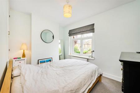 James_Anderson_-_Alexandra_Road_London__SW14_8DN_1