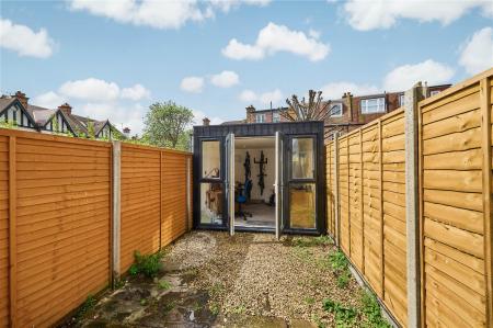 James_Anderson_-_Alexandra_Road_London__SW14_8DN_1