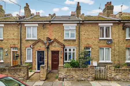 James_Anderson_-_Alexandra_Road_London__SW14_8DN_1
