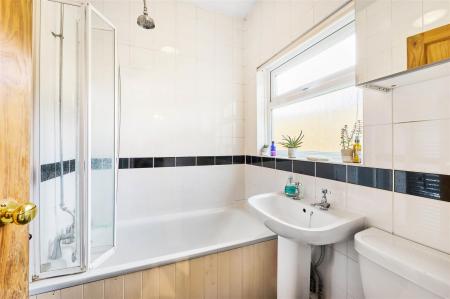 James_Anderson_-_Alexandra_Road_London__SW14_8DN_2