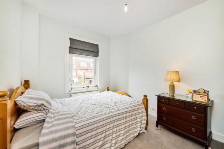 James_Anderson_-_Alexandra_Road_London__SW14_8DN_1