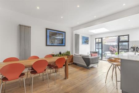 James_anderso aemesdyke_avenue-sw14__19_.jpg