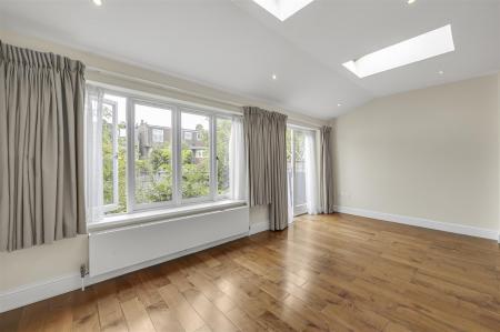 James_Anderson__Observatory_Road_East_Sheen__SW14_