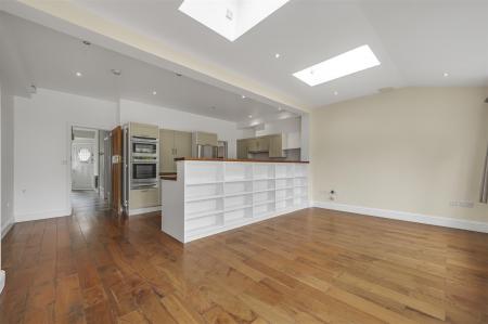 James_Anderson__Observatory_Road_East_Sheen__SW14_