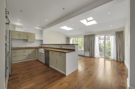 James_Anderson__Observatory_Road_East_Sheen__SW14_