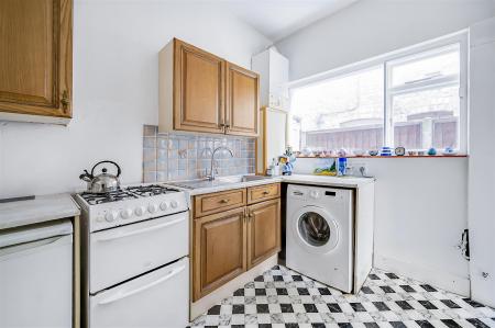 James_Anderson___Leinster_Avenue__East_Sheen__SW1_