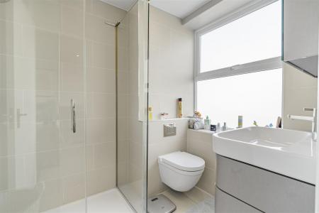 ewsbury_Avenue_East_Sheen__London__SW14_8JZ00011.j