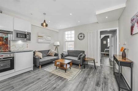 James_Anderson_-_Flat_8_422_Upper_Richmond_Road_We