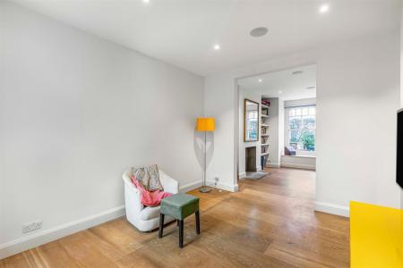 35_Kingsway-12.JPG