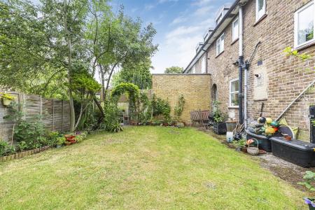 James_Anderson-26_huntingfield_road-sw15_5he__21_.