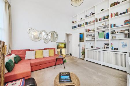 James_Anderson_-__Putney_High_Street__Putney_13.jp