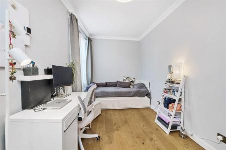 James_Anderson_-__Putney_High_Street__Putney_18.jp