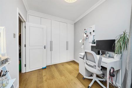 James_Anderson_-__Putney_High_Street__Putney_20.jp