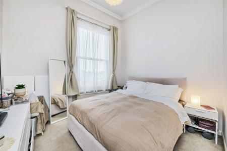 James_Anderson_-__Putney_High_Street__Putney_16.jp
