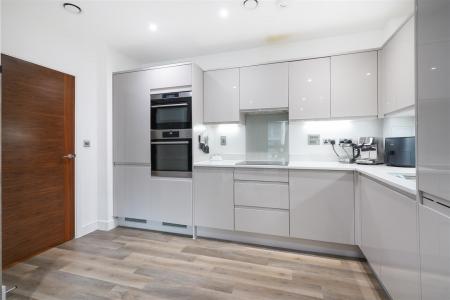2.3_Apartment 13, 12 Osiers Road - dOyjIB2NuSyvddd