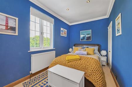 James_Anderson_-_Henty_Walk_London__SW15_5AG_22.jp