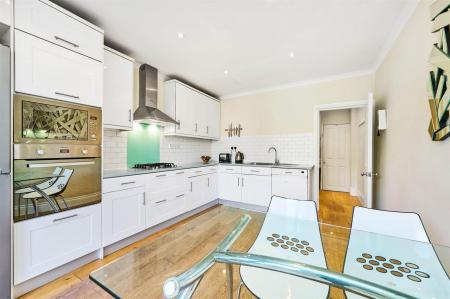James_Anderson_-_Fawe_Park_Rd__London_SW15_2EG__UK
