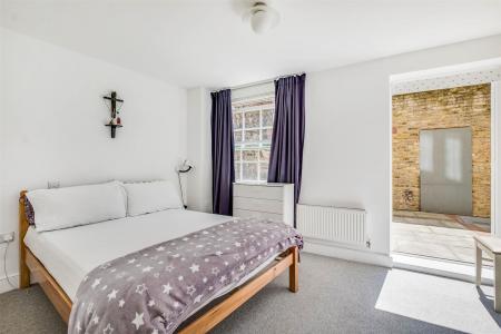 JA-16C_Roehampton_High_Street-1.jpg