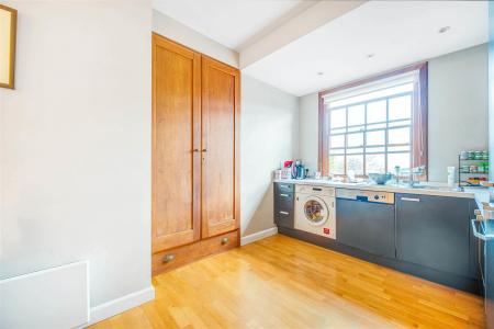 James_Anderson_Putney_L-D501__Gillbert_Scott_Build