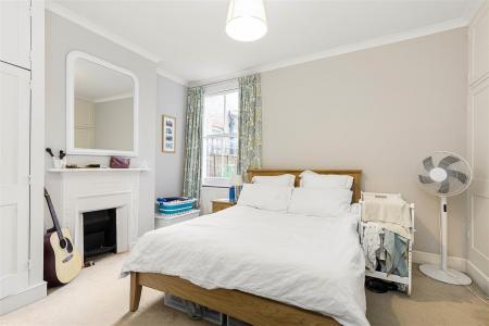 bedroom1.jpg