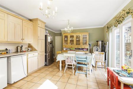 kitchen2.jpg