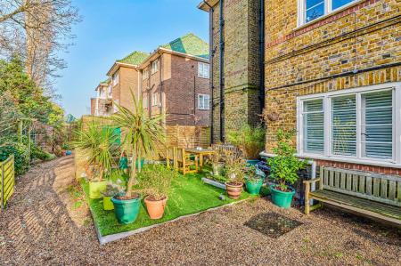 James_Anderson_-_33_Roehampton_Close_SW15_5LU_3.JP