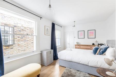 40_Rotherwood_Road-3.jpg