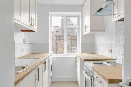 JA-27_Millbrooke_Court__Keswick_Rd_SW15_2RA-13.JPG