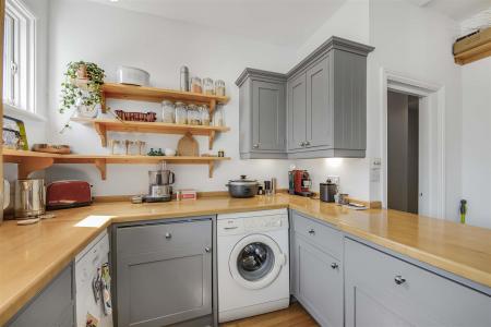 james_anderson_-_85a_erpingham_rd__7_.jpg