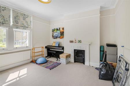 james_anderson_-_85a_erpingham_rd__10_.jpg
