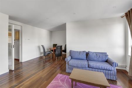 james_anderson_-_23_fairlawns__9_.jpg