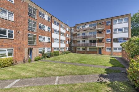 james_anderson_-_23_fairlawns_x__2_.jpg