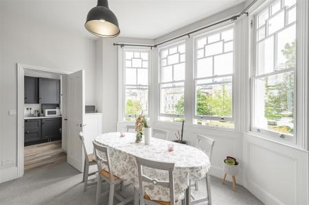 James_Anderson_-_Flat_4__174__West_Hill_-10.JPG