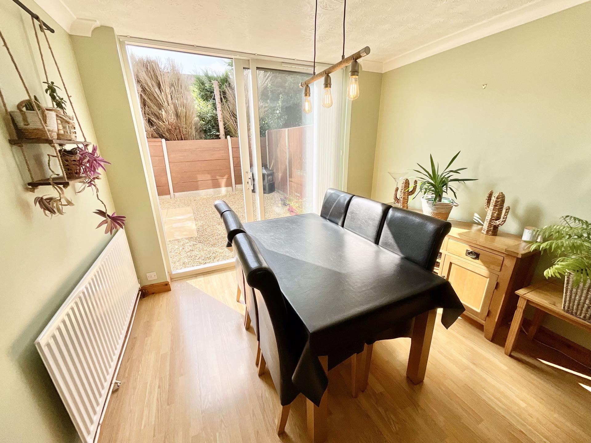 4 bedroom House for sale in Stone