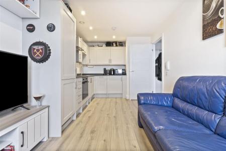 109 Columbia House internals_005.JPG