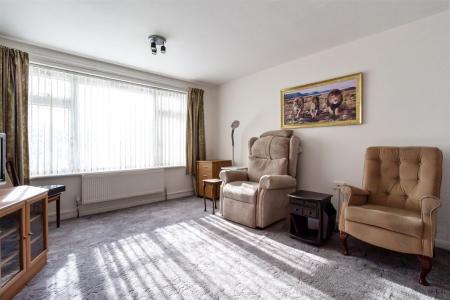 42 Bushby Gardens-006.jpg