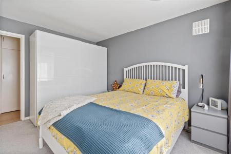 Sunningdale Court 42-017.jpg