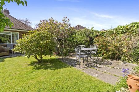 Cowdray Close, 14-020.jpg