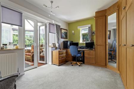 Cowdray Close, 14-015.jpg