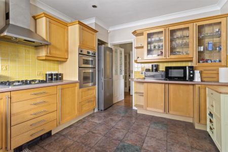 Cowdray Close, 14-010.jpg