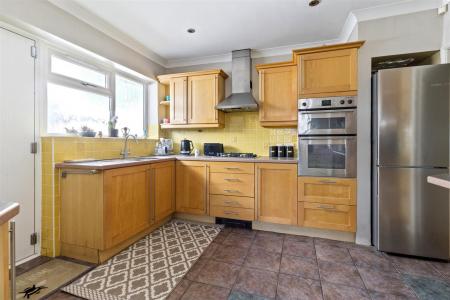 Cowdray Close, 14-009.jpg