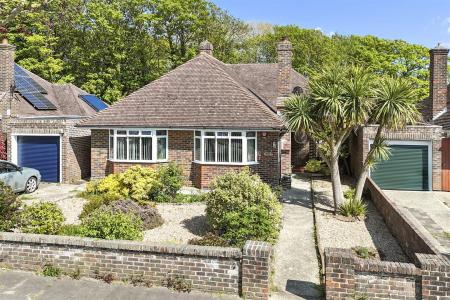 Cowdray Close, 14-001.jpg