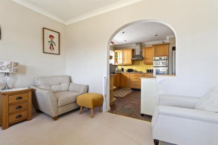 Cowdray Close, 14-008.jpg