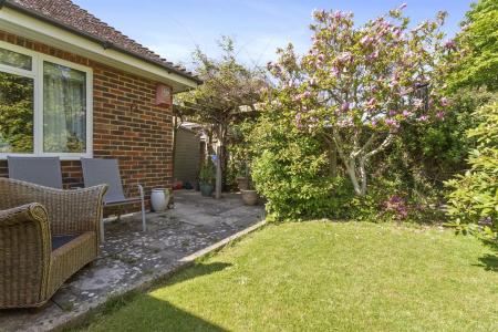 Cowdray Close, 14-018.jpg