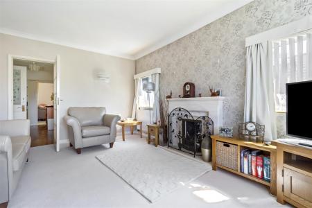 Cowdray Close, 14-006.jpg